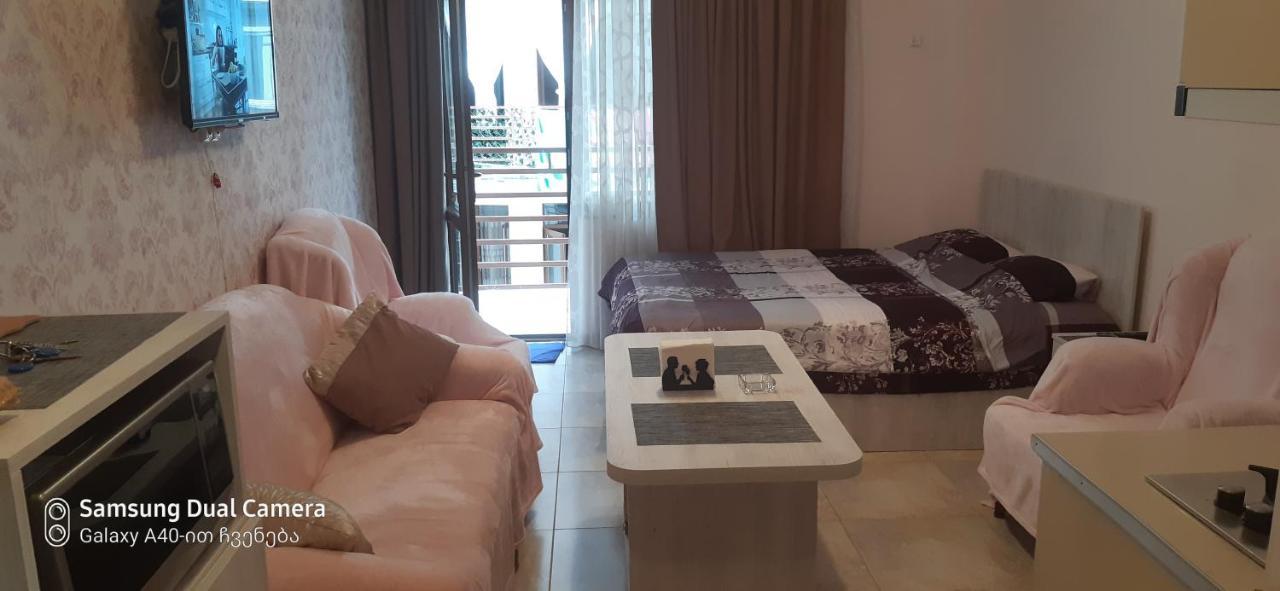 Parkside Apartament Lejlighed Batumi Eksteriør billede