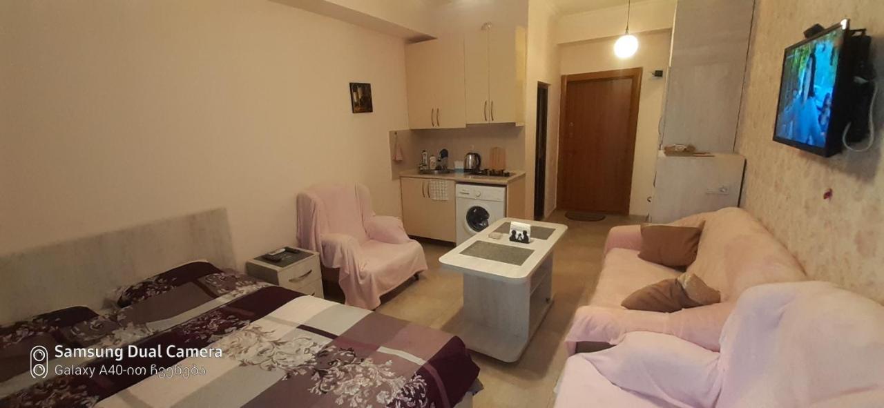 Parkside Apartament Lejlighed Batumi Eksteriør billede