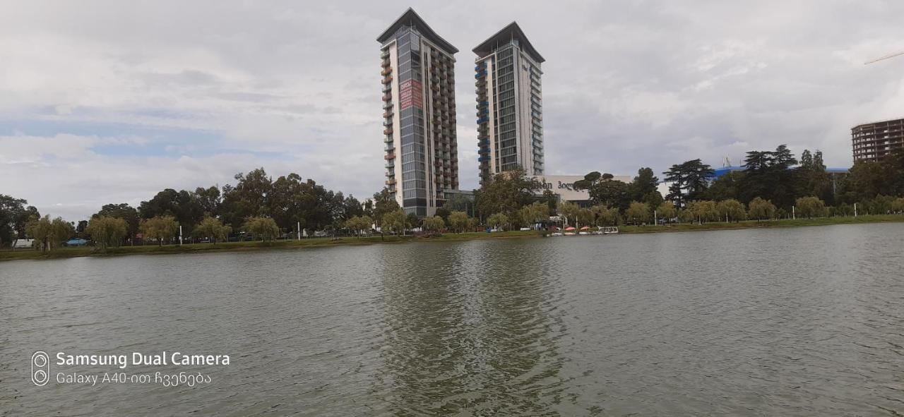 Parkside Apartament Lejlighed Batumi Eksteriør billede